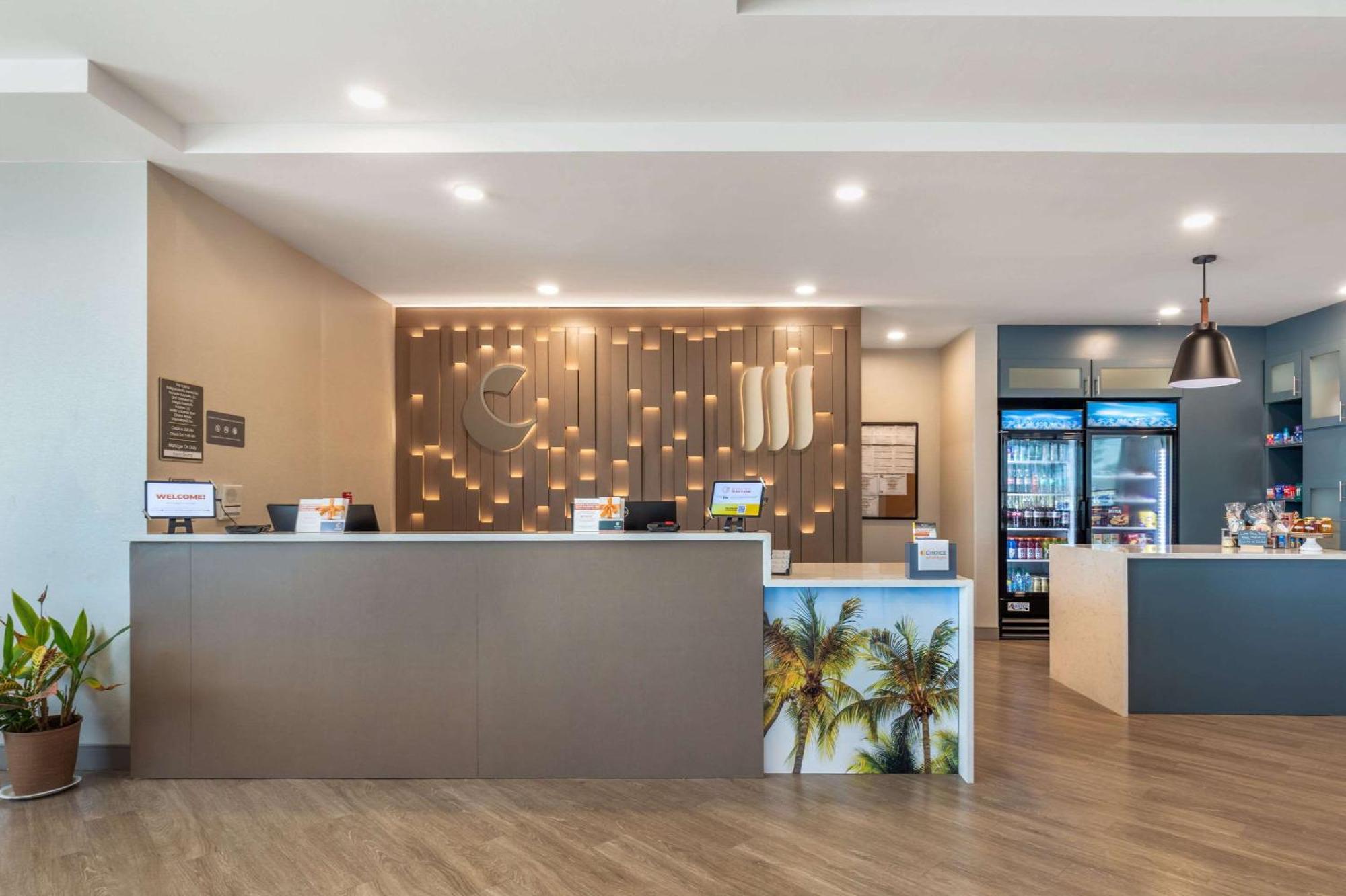 Comfort Suites Fort Myers East I-75 Bagian luar foto