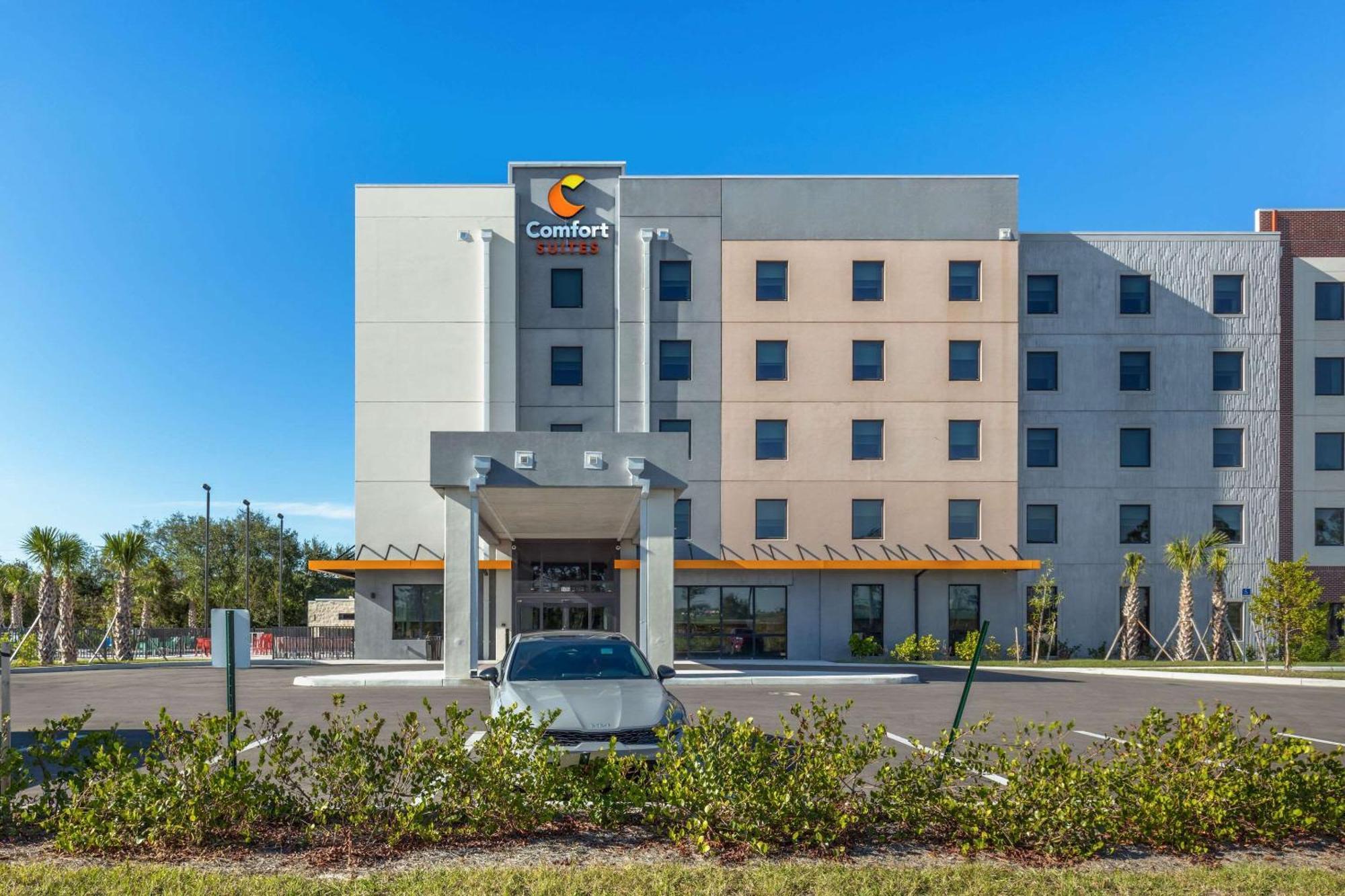Comfort Suites Fort Myers East I-75 Bagian luar foto