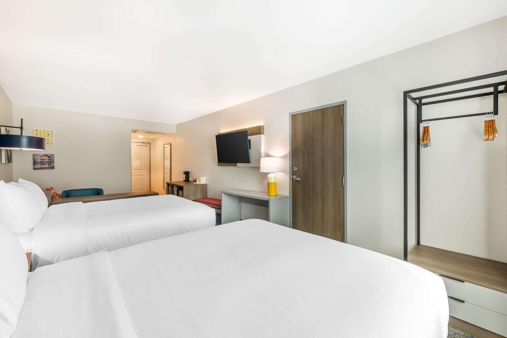 Comfort Suites Fort Myers East I-75 Bagian luar foto
