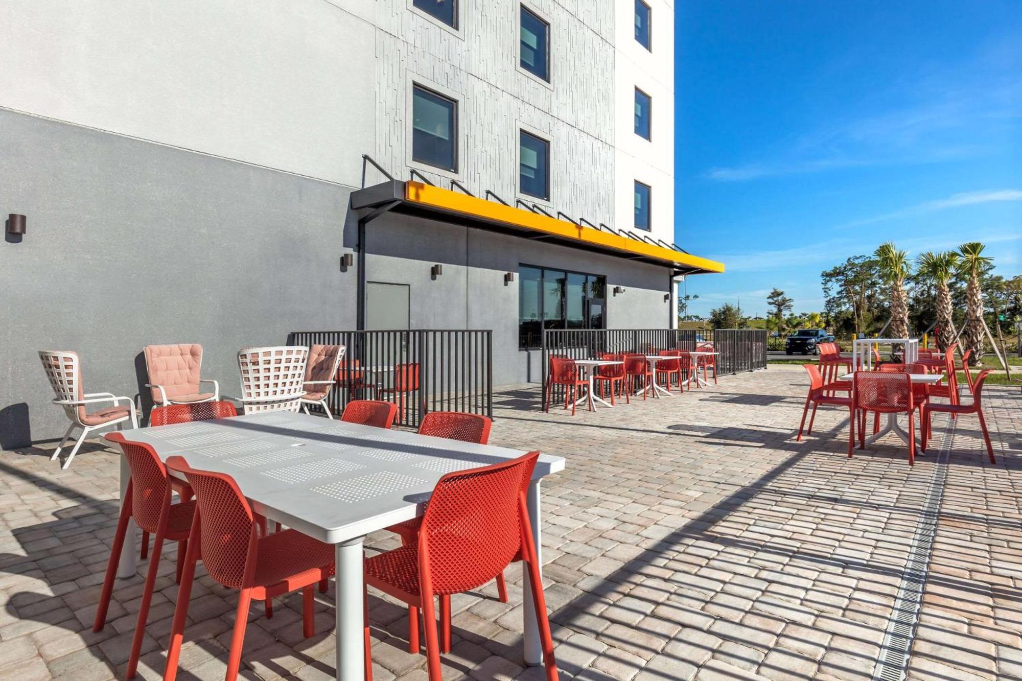 Comfort Suites Fort Myers East I-75 Bagian luar foto
