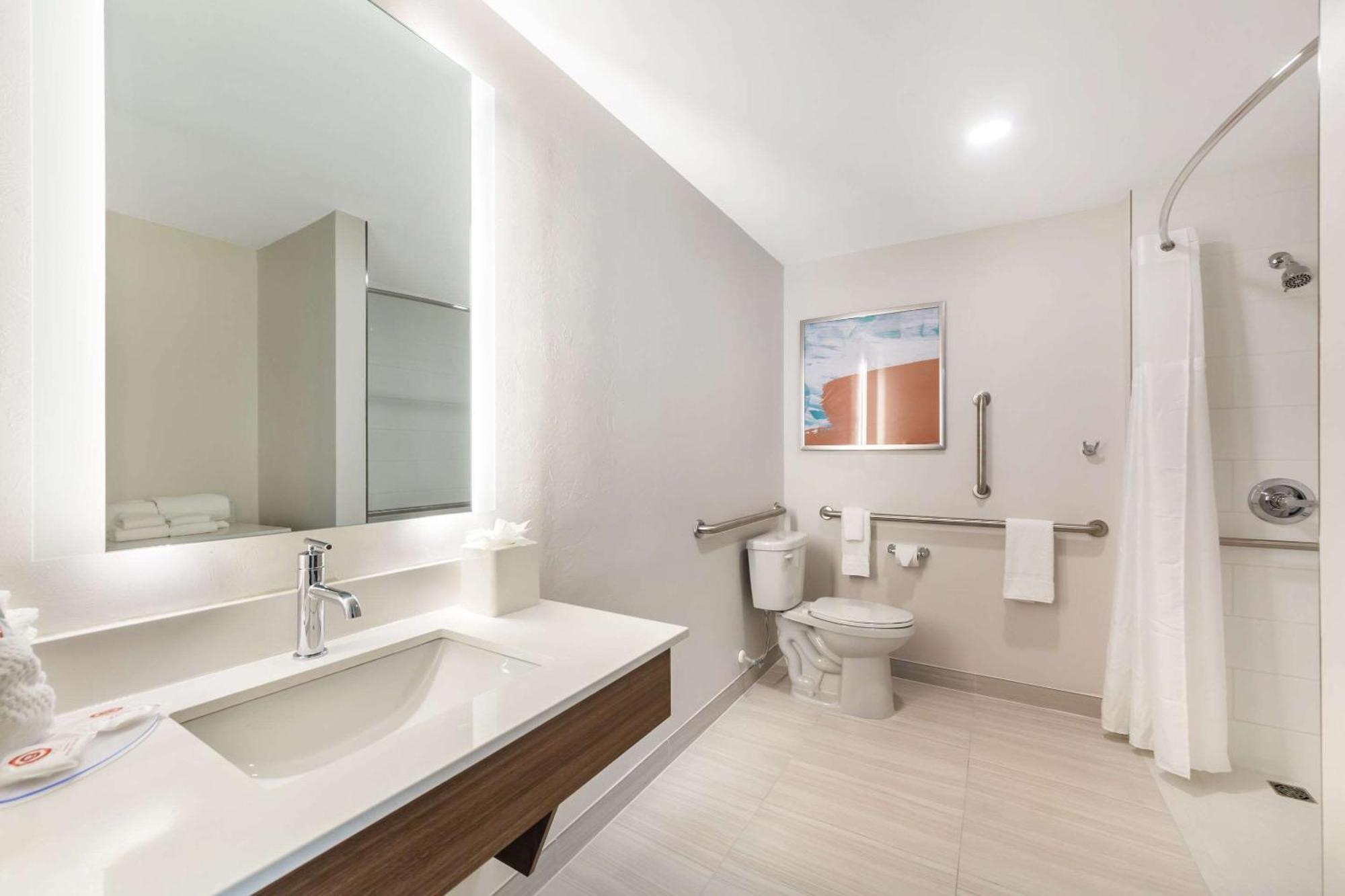 Comfort Suites Fort Myers East I-75 Bagian luar foto