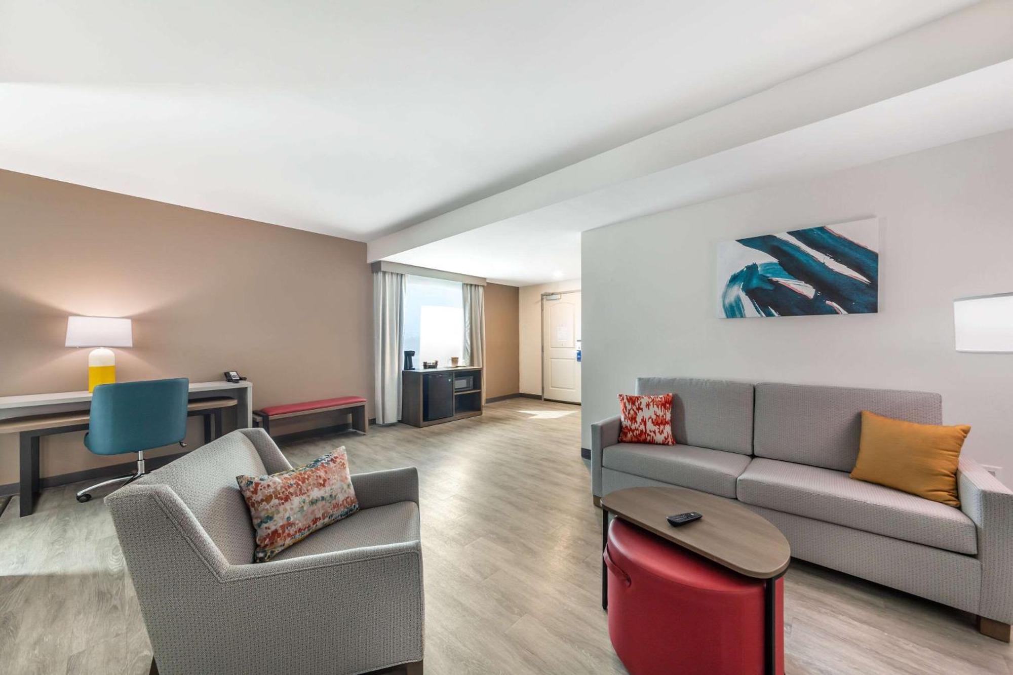 Comfort Suites Fort Myers East I-75 Bagian luar foto